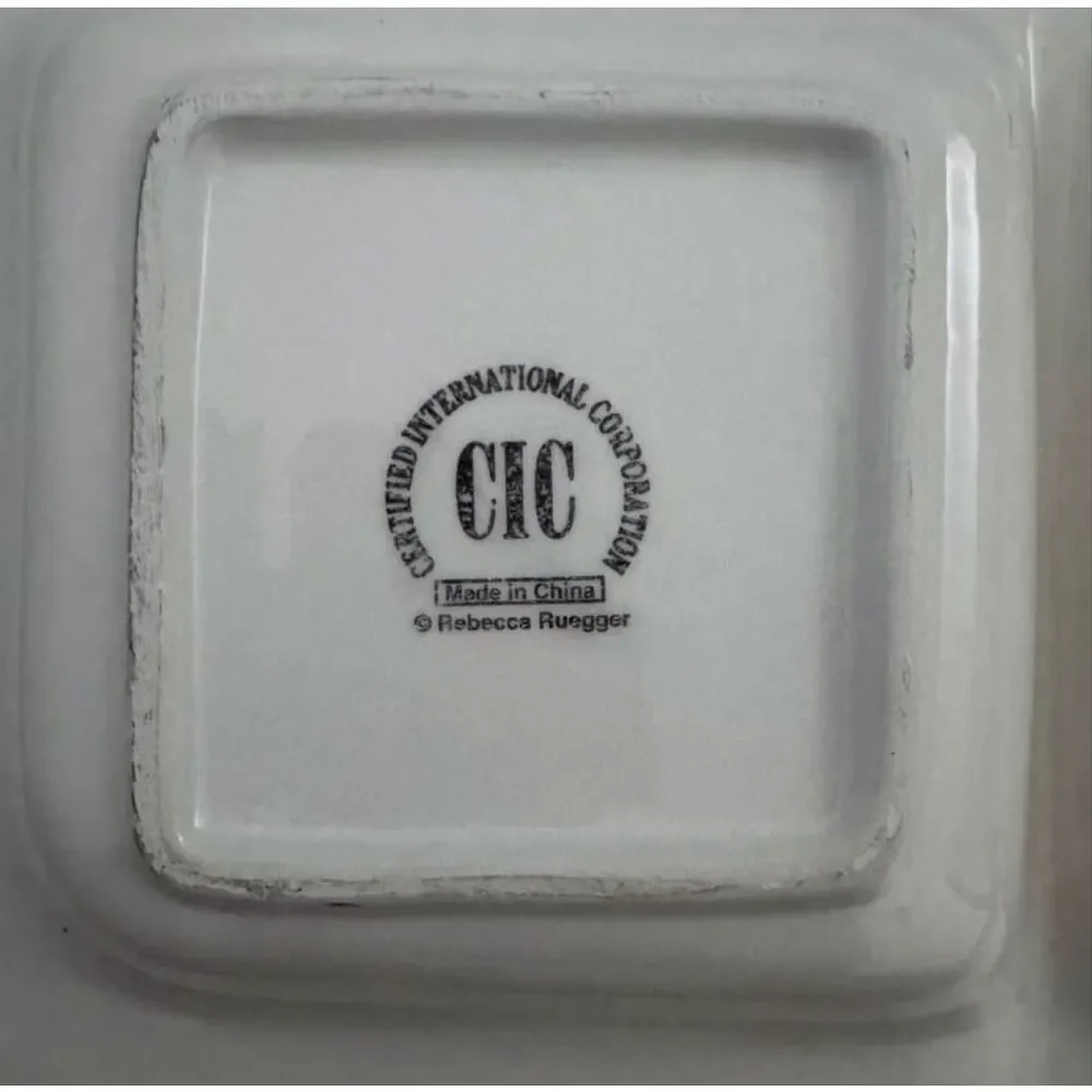 CIC Rebecca Ruegger Christmas Reindeer 4-part square divided platter